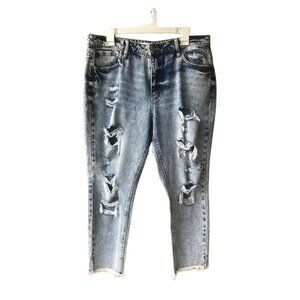 KanCan Distressed Boyfriend Jeans Size 12 NWOT